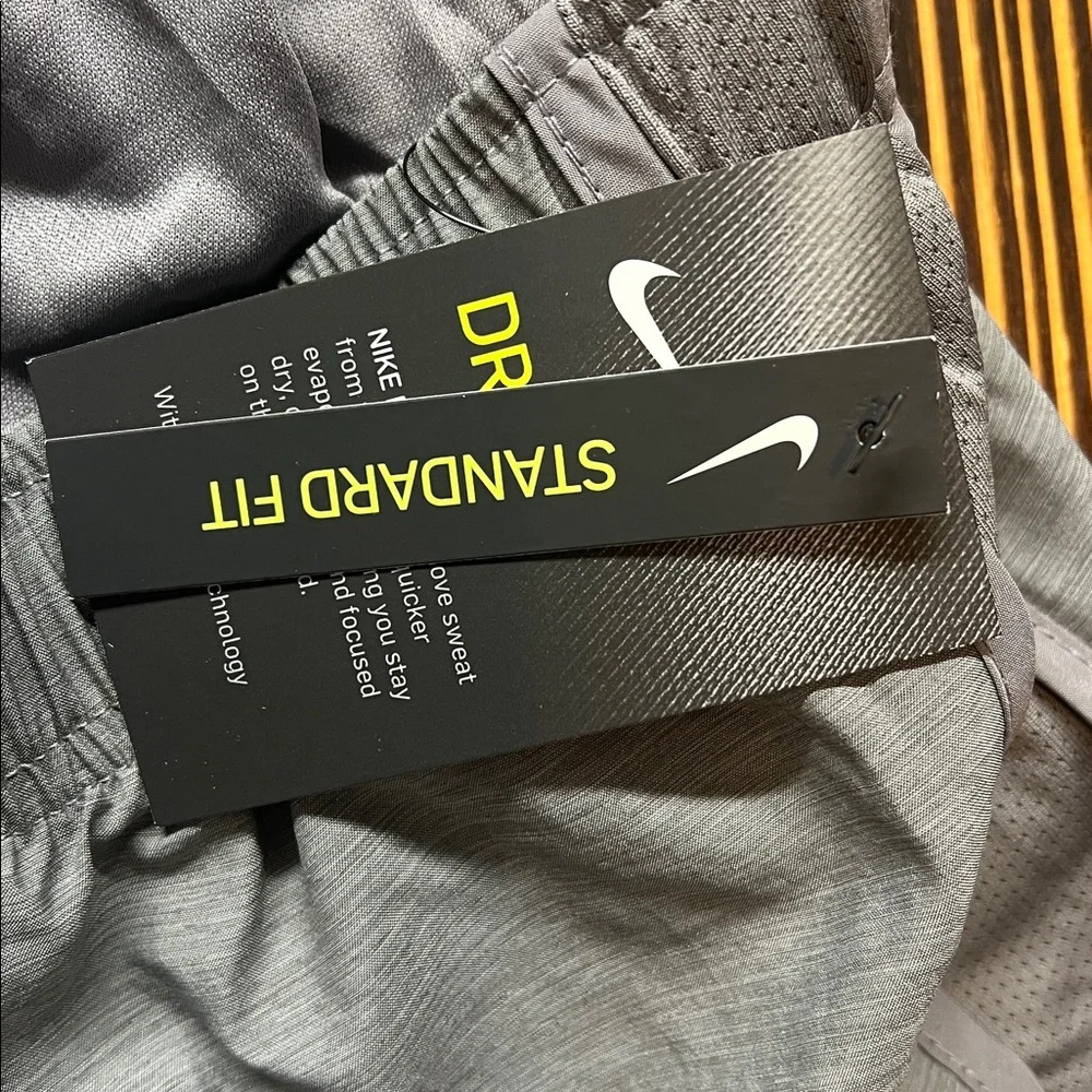 Nike Women's Gray Tempo running shorts - Picture 7 of 7